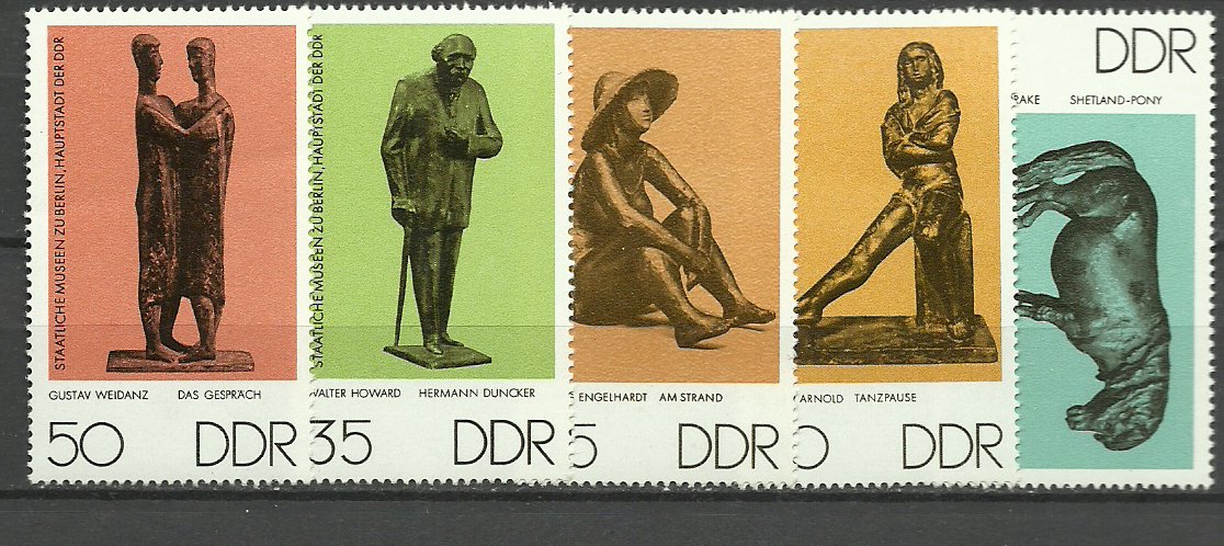 DDR 1976 - Artefacte, muzee, sculpturi, serie neuzata